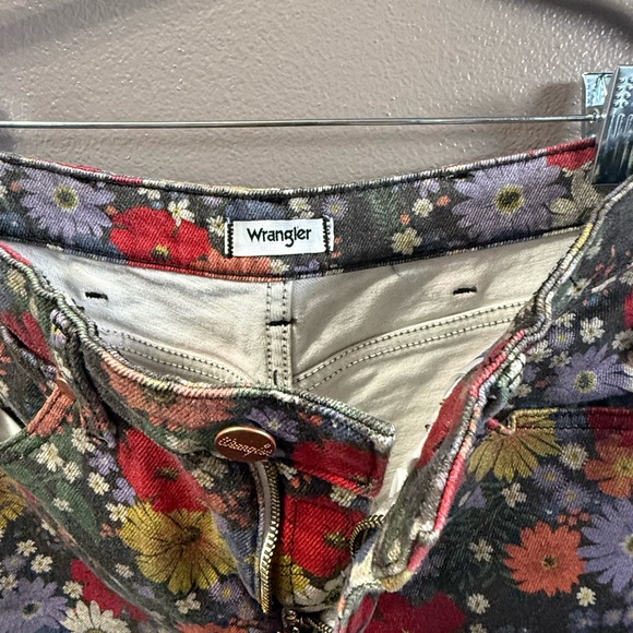 Wrangler Wander High Rise Flare Floral Jeans - Picture 3 of 6